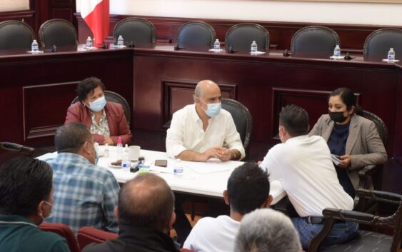 Ricardo Ahued anuncia reingeniería en más dependencias municipales de Xalapa.