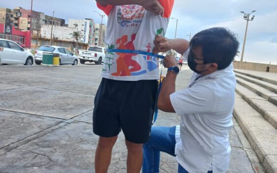 Deportistas aprovechan módulos de atención médica ubicados en el Malecón