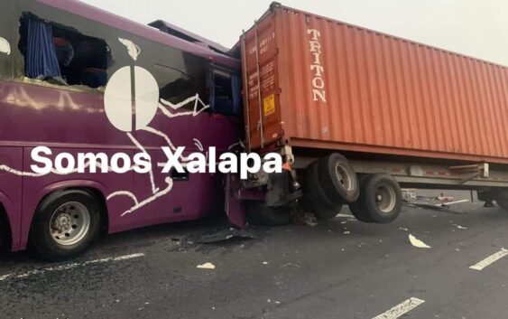 Lista de lesionados del accidente del ADO con el trailer en la Autopista #Xalapa-#Perote.