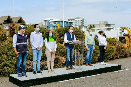 Alcalde Juan Manuel Unánue arranca la campaña “Recicla tu arbolito de navidad en Boca”