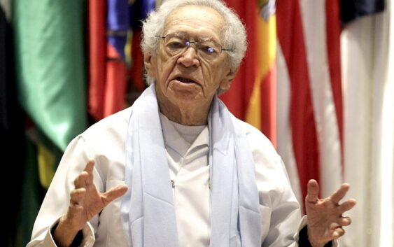 Thiago de Mello, el poeta brasileño que luchó por la Amazonía, muere a los 95 años