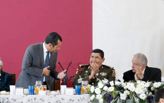 Participa Sergio Gutiérrez en el aniversario de la Fuerza Aérea Mexicana