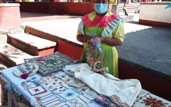 SON BORDADOS MAZAHUAS UNA HERENCIA FAMILIAR