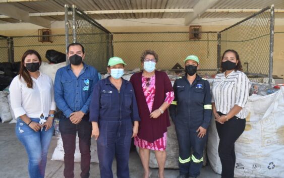 Se reúne Alcaldesa con integrantes de Plastien