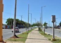 Restauran luminarias de principales avenidas de Coatzacoalcos