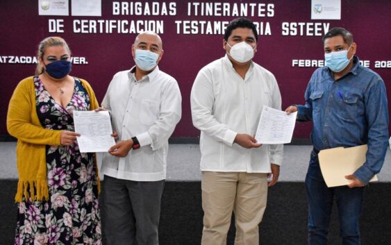 Reciben Maestros certeza jurídica con módulo itinerante