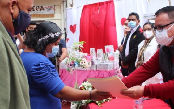 En Agua Dulce se casan 37 parejas en la boda colectiva que organizó el Registro Civil y gobierno municipal