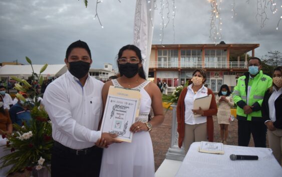 Legalizan su unión parejas de Nanchital