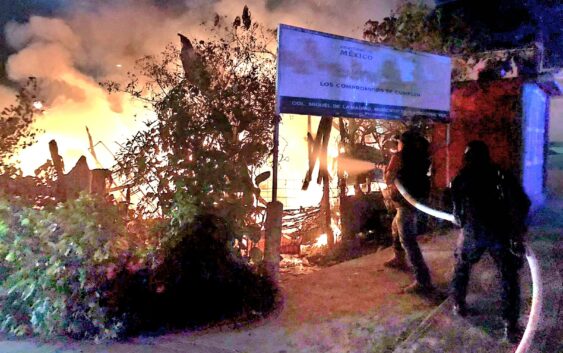 Dos personas; perdieron todo, falleció quemado un peludito, tras Incendio de vivienda en Tlapacoyan!!!