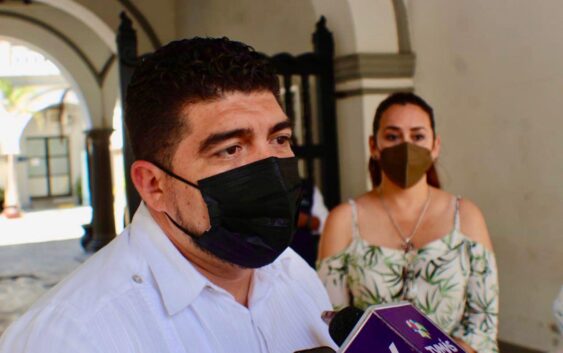 La educación no tiene colores, no es un tema político: Zenyazen Escobar