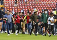 QUERÉTARO VS ATLAS: 15 MUERTOS, CIFRA EXTRAOFICIAL, POR CAMPAL ENTRE BARRAS