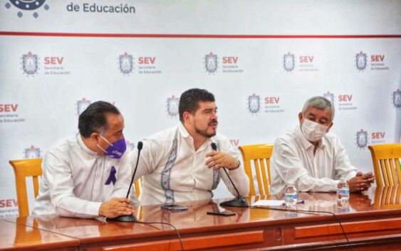 Zenyazen Escobar reafirma impulso a la Educación Tecnológica