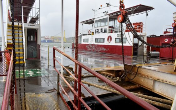 Atienden afectaciones por Frente Frio 35 en Coatzacoalcos