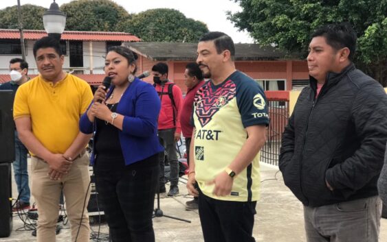 Dialogó Juan Javier Gómez Cazarín con el pueblo de Oteapan