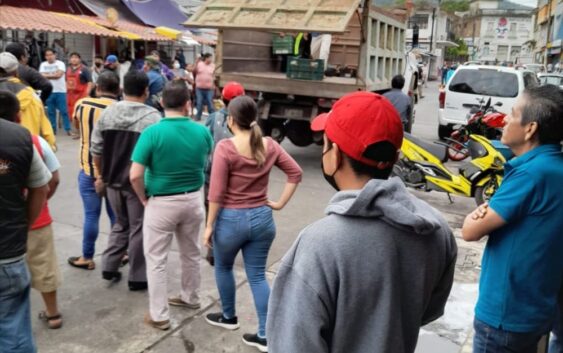 Migran locatarios ante reconstrucción de mercado 5 de febrero