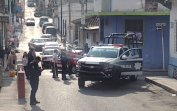 Recibe fuerte descarga de corriente eléctrica, un trabajador en Papantla