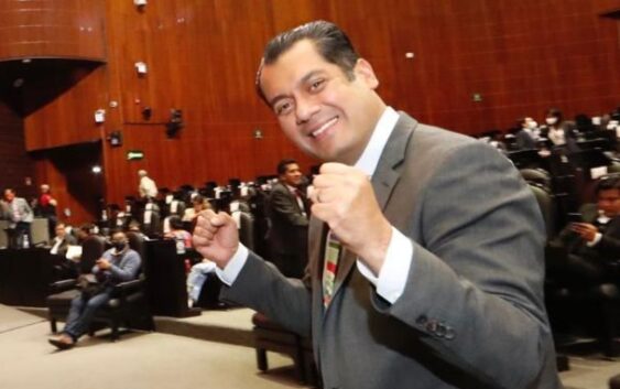 Vence Sergio Gutiérrez mordaza del INE; Senado ratifica su iniciativa sobre Propaganda Gubernamental