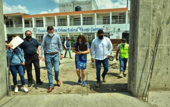 Zenyazen Escobar supervisa avance en obras de infraestructura escolar en Perote y Villa Aldama