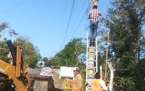 Se electrocuta, trabajador de Alumbrado Público en Cazones