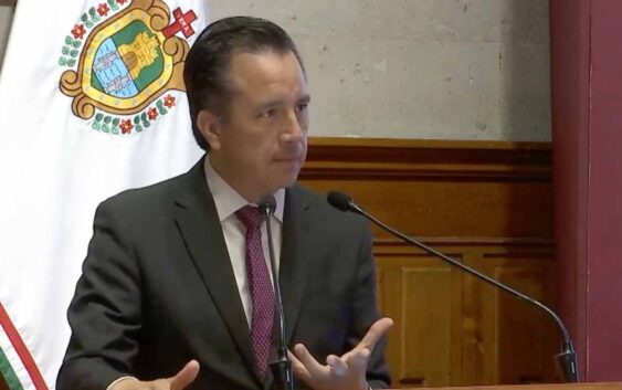 Anuncia Cuitláhuac denuncias penales contra funcionarios de Yunes y Duarte por deuda heredada