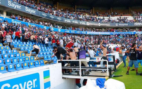 Liga MX suspende el resto de la jornada 9 por incidentes de violencia en Querétaro