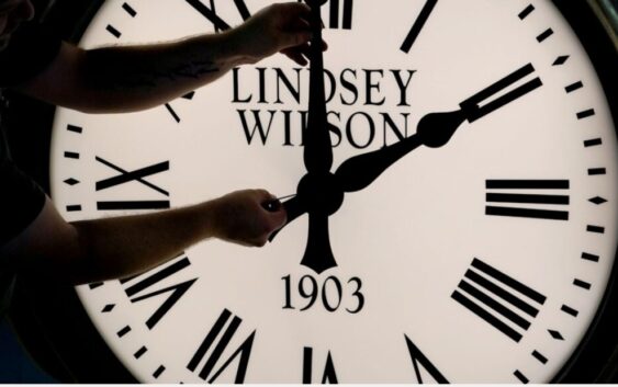 Este 3 de abril, inicia el Horario de Verano en México. ¿Sabías que para aprovechar la luz del día, Benjamín Franklin propusó en 1784 levantar a todos al amanecer, a cañonazos?