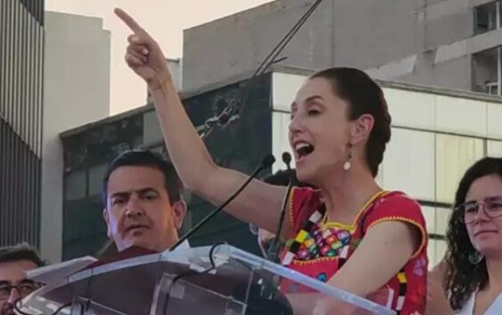 Claudia Sheinbaum arremete contra oposición y el INE. Corta orejas y rabo en Asamblea Informativa