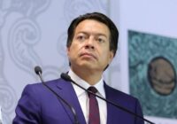 ¡De reversa mami! A Mario Delgado le salió peor el remedio que la enfermedad