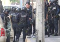 Balean a mujer policía de Martínez en pleno centro