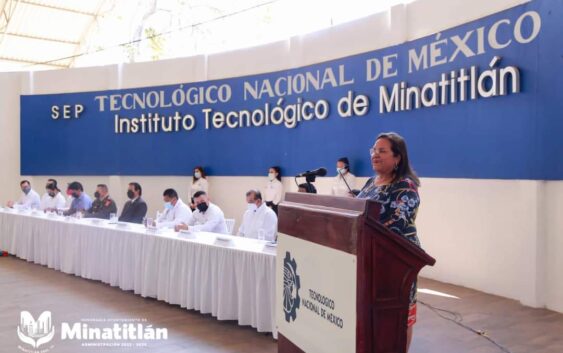 Participa Carmen Medel en graduación LXXXVI del Tecnológico de Minatitlán