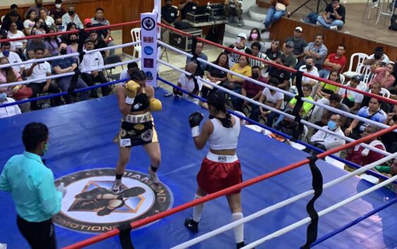 En su debut, Litzy“La Bomba” Adilene gana por Knockout