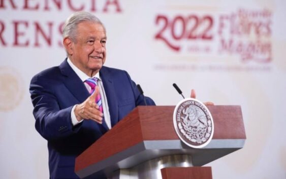 AMLO anuncia que 25% del presupuesto de publicidad oficial se destinará a seguridad social de periodistas