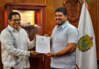 Zenyazen Escobar entrega nombramiento a nuevo secretario técnico del CIVE