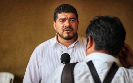 Zenyazen Escobar trabaja 24/7, este domingo estuvo en Pánuco