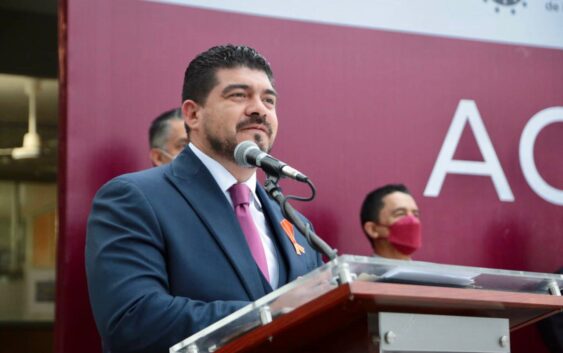Zenyazen Escobar encabeza reinicio de clases tras periodo vacacional