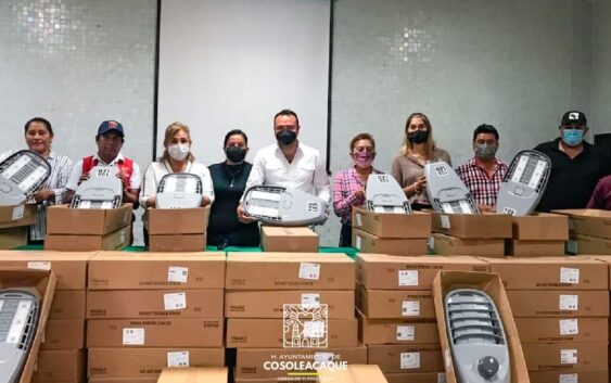 Se entregaron luminarias led para el servicio de iluminación y seguridad en Cosoleacaque
