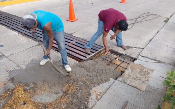 Continúa mejoramiento de vialidades en Coatzacoalcos