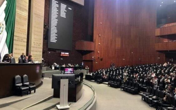 Avanza reforma eléctrica de AMLO en comisiones