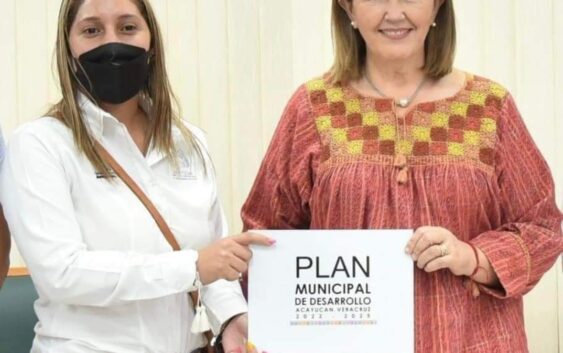En equipo, consolidaremos el progreso en Acayucan:  Rosalba Rodriguez