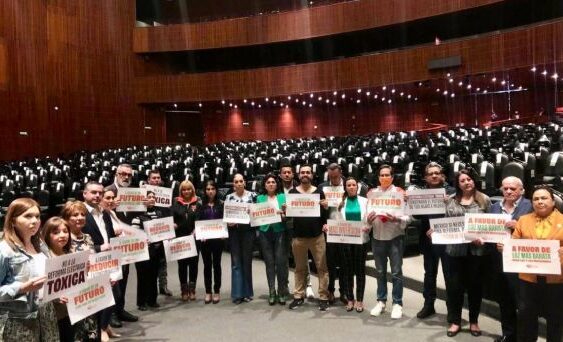 PRI, PAN y PRD negocian con el gobierno “tras bambalinas”, dice Movimiento Ciudadano