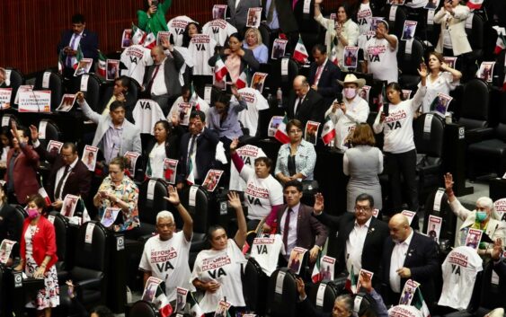 Citan a diputados a discutir el lunes iniciativa sobre litio