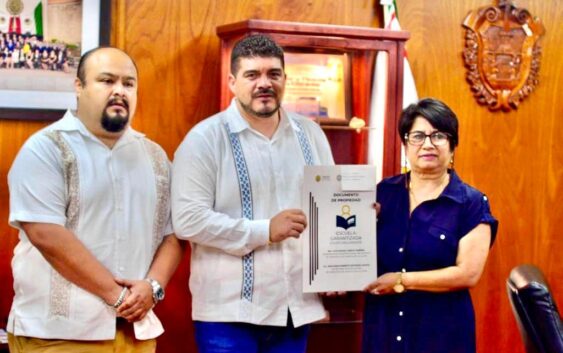 La escrituración de escuelas es uno de mis compromiso: Zenyazen Escobar García