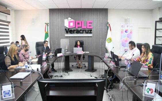 OPLE Veracruz conmemora Día Internacional contra la Homofobia, la Transfobia y la Bifobia