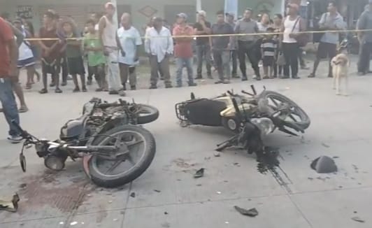 Tres lesionados de consideración tras impactarse dos motociclistas en Papantla
