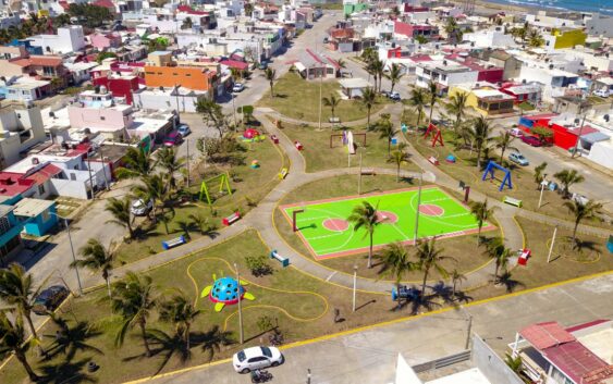 Presidente de Coatzacoalcos, Amado Cruz rinde informe de 120 días