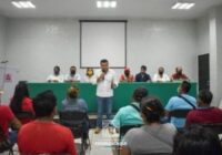 Se reúne el alcalde de Cosoleacaque Ponciano Vasquez Parissi con agentes y sub agentes municipales…