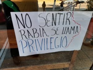 Estudiantes toman la Facultad de Psicología Xalapa,  protestan por presuntos casos de acosos sexuales