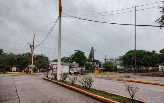 Atienden alumbrado en el sector de Tránsito