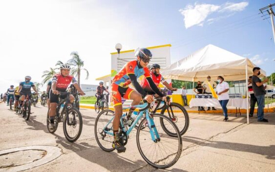 Conmemorando el día mundial de la bicicleta en Acayucan