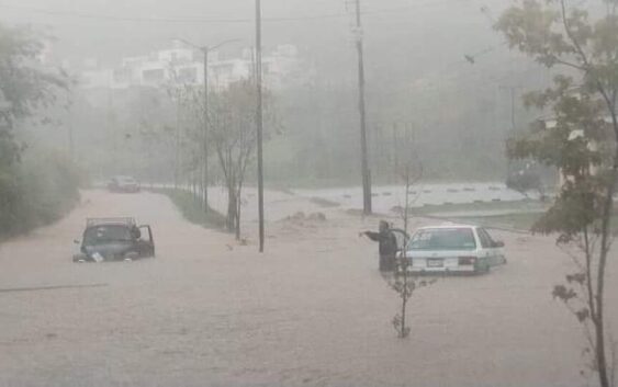 Castiga las lluvias a XalapaSe inunda completa